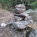 Uno dei numerosi ometti (o omini) di pietra dislocati lungo il sentiero.