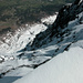 Tiefblick über die verschneite N-Wand hinunter nach Alpiglen und Grindelwald