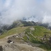 im Abstieg zum Ärmigchnubel, das Sattelhorn links in den Wolken