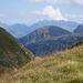Vom Hochmättli: links Silberspitz, ganz hinten die Alvierkette