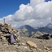 Plumpes, dickbauchiges Gipfelsteinmannli auf dem Valserhorn