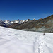 Neuschnee bis auf die Gletscherzunge und viel blauer Himmel