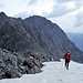 Hinter dem Grand Col geht es bald auf den Glacier du Grand Col. An der Aiguille Rouge befindet sich der höchste Punkt des Skigebiets von Les Arcs.