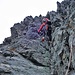 Der Abstieg vom Col des Roches ist mit unzähligen Seilen versichert.