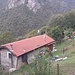 Baite sparse e corti maggengali risalendo la Val Rezzo.
