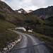 Auf Fahrwegen vorbei an der Fläscher Alp in Richtung Alp Ijes
