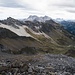 Ausblick vom Hinter Grauspitz hinab zur Alpe Ijes und zum Naafkopf gegenüber