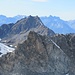 Zoomaufnahme über den Petit Mont Calme hinweg zum doppelgipfeligen Bec des Rosses