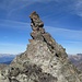 Ein kleiner Turm am Grat muss umgangen werden.