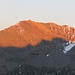 Die noch sonnenbeschienene Pointe de Vouasson herangezoomt