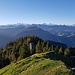 Blick auf die Berner Alpen vom Gipfel der Schwändiliflue aus.