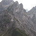 Vorne Matonakopf, hinten Hutlaspitze. Von hier sehen die ganz schön wild aus