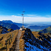 Gipfel auf dem Haldigrat mit Blick nach Luzern - weiter sieht man die zwei sehr prominenten Innerschweizer: das Stanserhorn und der Pilatus