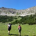 schöner Spaziergang auf dem Alpenrosensteig, oben der nicht ganz triviale Grat vom Kesseljoch zum Pitzenegg