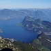 Tiefblick auf den Vierwaldstättersee