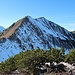 Erst steige ich auf das Hölzelstaljoch. Die im Bild sichtbare Fleischbank und das Schönalmjoch kommen zum Schluss