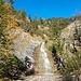 Schöner Wasserfall im Abstieg