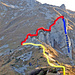 Hier der Blick vom Aufstieg über den Grasgrat zur Kletterroute Mungg & Bettlerstock (gelb = unser Zustieg, rot = Kletterroute, blau = Abseilpiste).