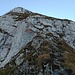 In der Querung unterhalb der Widderfeld-Nordwand (3) (Blick zurück auf den kurzen kettenversicherten Ab-/Aufstieg)