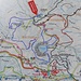 Ungefähre Route in blau eingetragen. Wir gingen im Uhrzeigersinn. Den Forstweg Richtung Raimartihof verließen wir dieses Mal nicht über den Skiwanderweg Schonach-Belchen, sondern erst nach der Kurve mit dem Brunnen und Grillplatz (Wegweiser Richtung Grüblesattel).