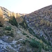 Der Wasserfall im Val da Raschil ist noch gefroren.