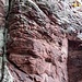 Der Felsen ist steil und hoch und nur von Profis besteigbar.