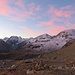Blick am frühen Morgen von der Cabane des Aiguilles Rouges