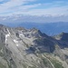 Im Westen der markante Sichelkopf, dahinter die Tuxer Alpen.