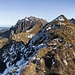 Rückblick zum Gipfel des Lütispitz und der verschneiten Nordflanke die es rauf ging