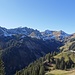 Im Übergang vom Talmattespitz via Alp Morgete zur Nase heisst es Kilometer fressen.