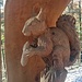 Kunstfertige Holzskulptur im Gonzenwald