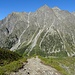 Weg auf dem Damm