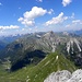 2.07.2015 Ostseite des Namloser Wetterspitze(2552m) mit Plötzigtal-links, von Gipfel  des Gabelspitze(2581m) ausgesehen, in Lechtaler Alpen.
