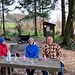 nun zum Umtrunk bei der nahen Feuerstelle
