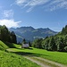 Start der Tour in lieblicher Vorarlberger Berglandschaft