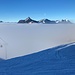 Ein- und Ausfahrt aus dem Nebelmeer - mit bekannten Gipfeln im Hintergrund