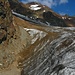 Rückblick zum Silvrettahorn. Am rechten Bildrand der Geröllabstieg auf den Silvrettagletscher