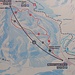 Infotafel des noch geschlossenen Skigebietes Lagalb bei der Bergstation.