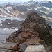 Blick in die zum Zuckerhütl entgegengesetzte Richtung, die auffällige Felspyramide im Hintergrund ist der Schrankogel