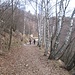 Partenza dalla Cappella Fina con un meteo niente male, percorrendo la larga mulattiera che poi piegherà a sinistra per raggiungere l’Alpe Cavallotti, mentre noi proseguiremo diritti per Pian Cavallone.