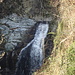 mit Blick auf einen Wasserfall