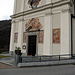 Eingang zur Kirche von Aquila