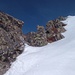 Am Klettersteig A/B, wo der größere Teil der Drahtseile unter Schnee liegt
