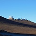 Die Teleskope auf dem Haleakalā. Der silberne Kasten links umgibt das 3.67m Teleskop der USAF.