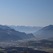 hinten die Stubaier Alpen