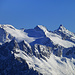 Drei der höchsten Bergeller: von links Cima dal Cantun, Cima di Castello und Monte Disgrazia u.a. über Piz und Pass Caccciabella Nord und Sud