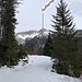 Schneebedeckte Fahrbahn.