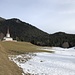 Kirche neben dem Gemeindehaus.