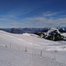 Ende November gerade noch ohne Schneeschuhe gut gangbar. Eine herrliche, entspannte Wanderung zum Ausklang der Saison.<br />Mittig im Heîntergrund ist sehr schön Schwyz vor den Mythen zu erkennen.