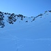 Rückblick: weil sich plötzlich eine Bindung gelöst hatte und der Ski mehr als 50hm abgefahren war, versuchte ich mich in der Abfahrt mit nur einem Skier.